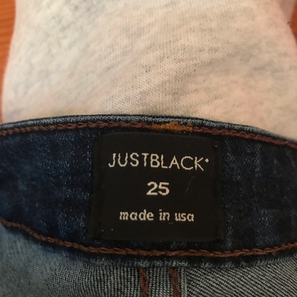 ripped medium wash jeans - Picture 7 of 7